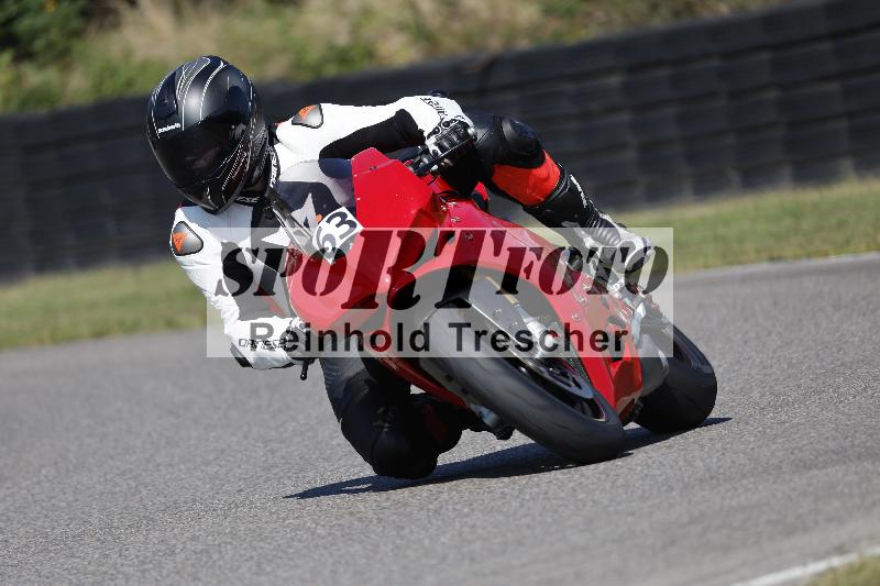 /Archiv-2025/49 26.08.2025 Cornu Master School ADR/rot-rouge/63